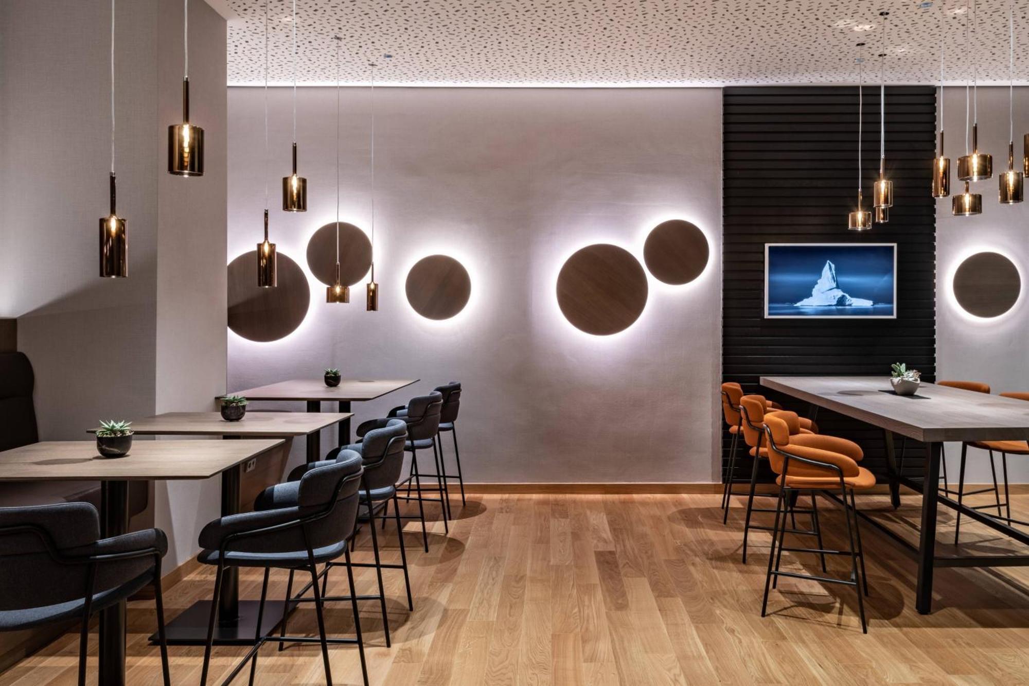 פרנקפורט Frankfurt Marriott Hotel מראה חיצוני תמונה The lounge at the airport